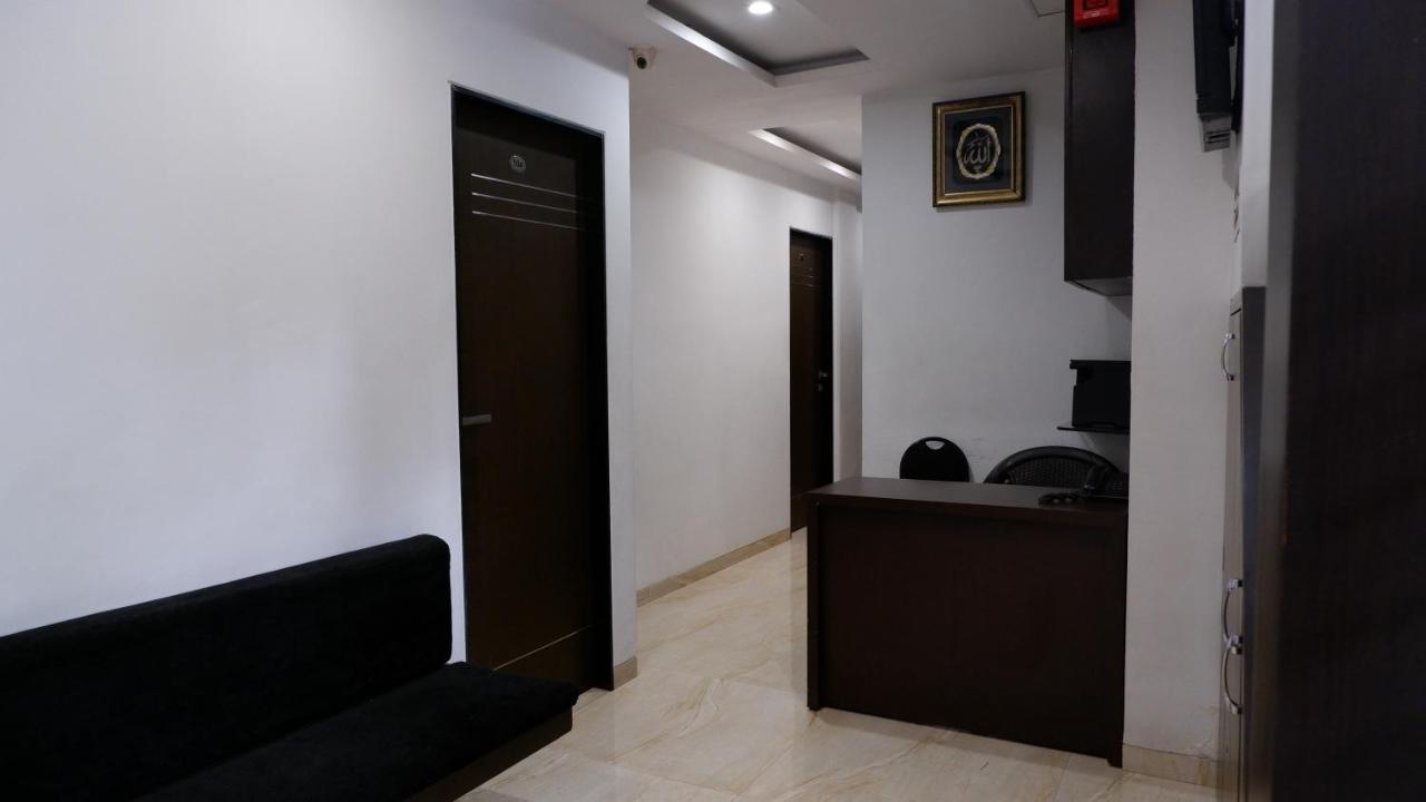 Hotel Briteway Мумбаи Экстерьер фото