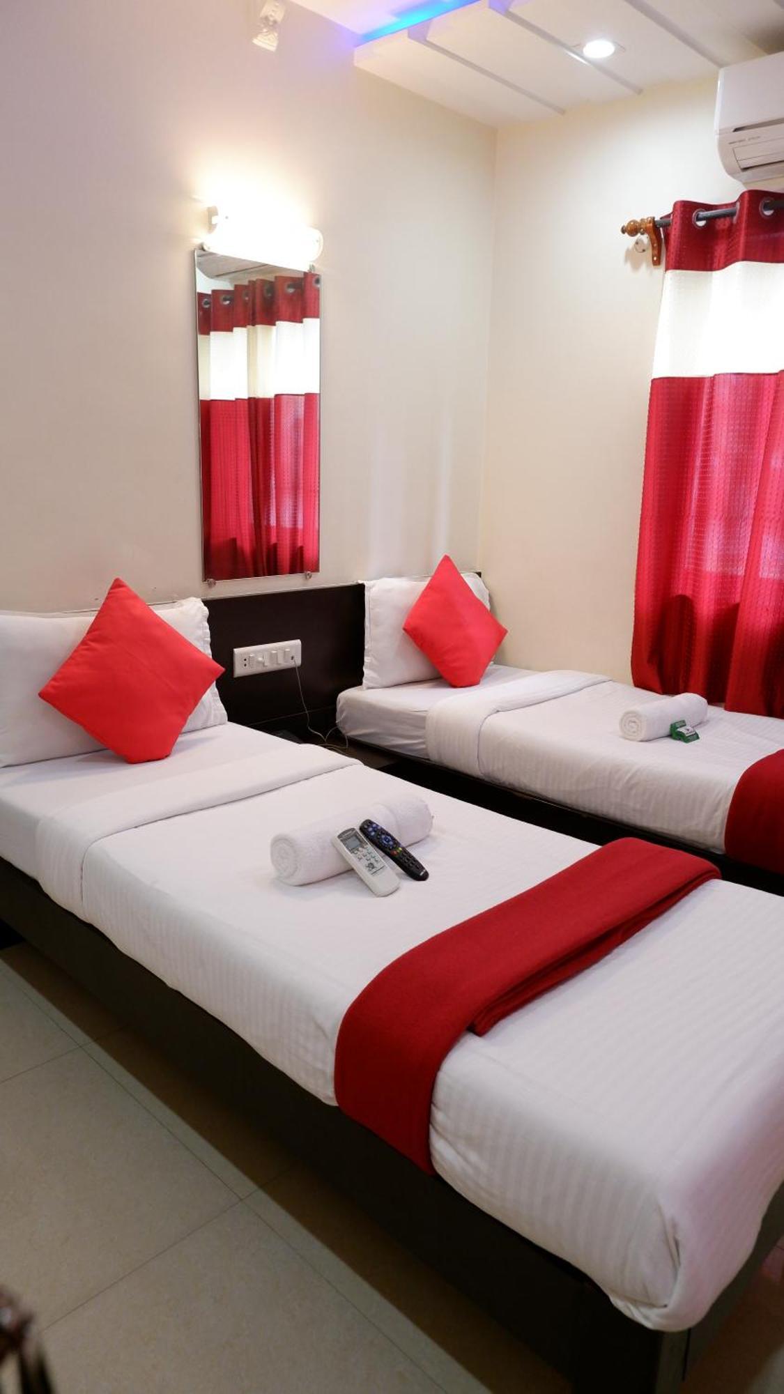 Hotel Briteway Мумбаи Экстерьер фото