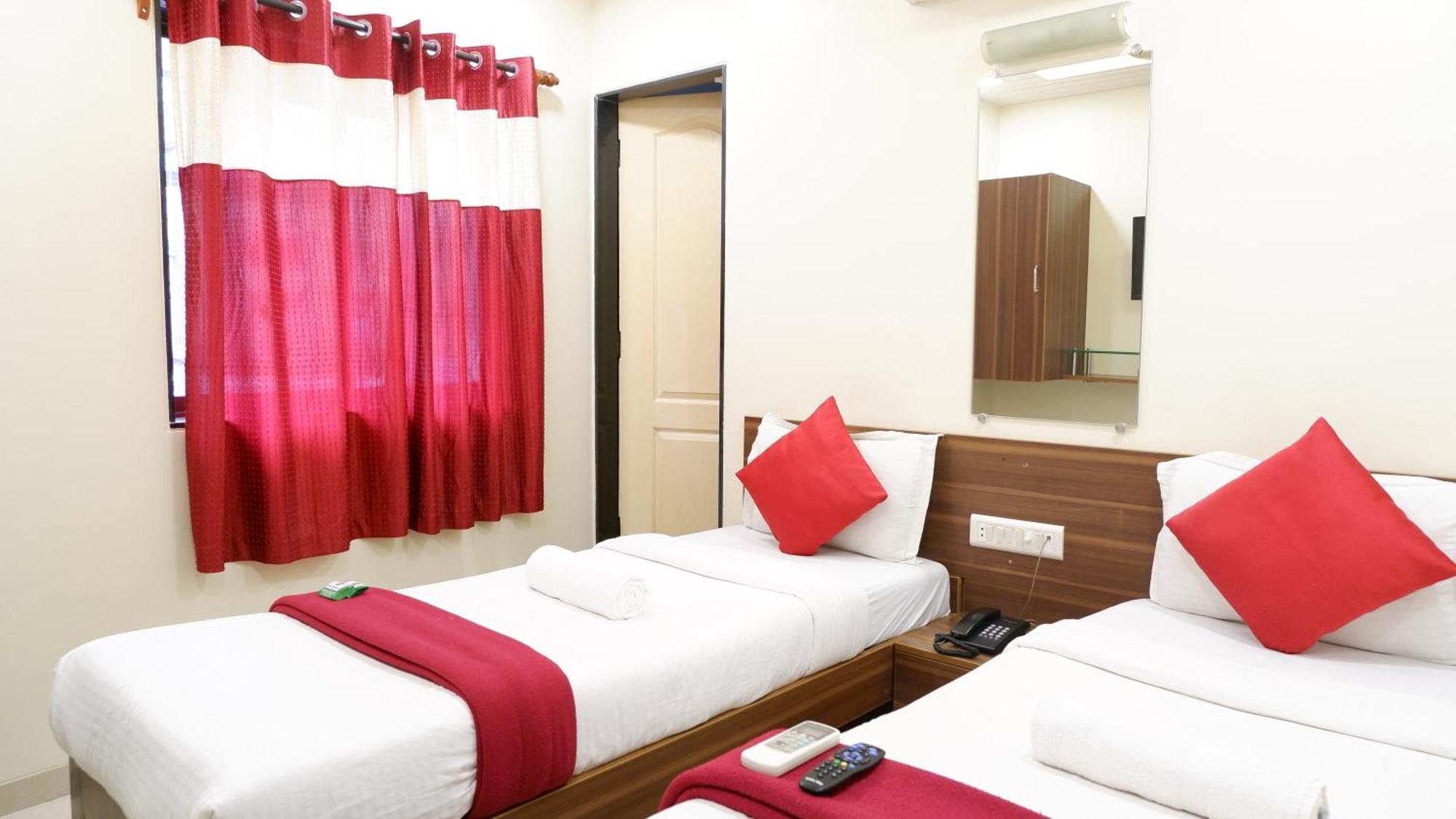 Hotel Briteway Мумбаи Экстерьер фото