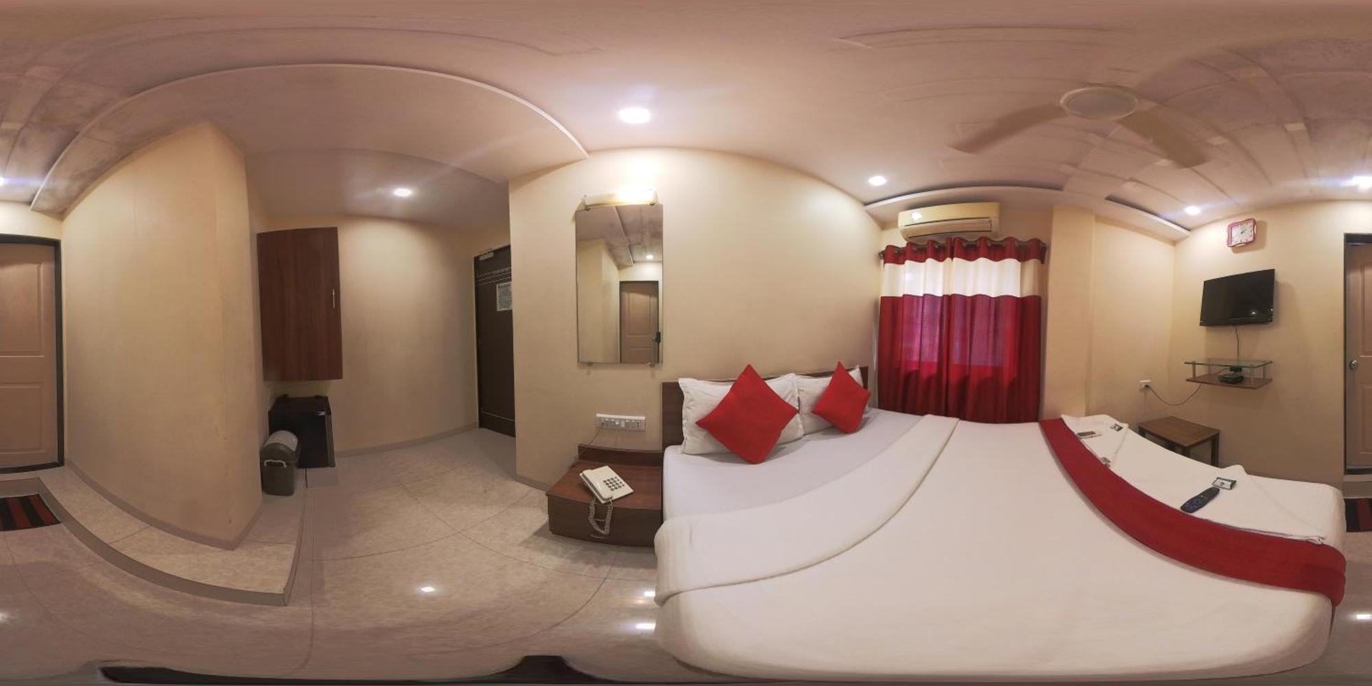 Hotel Briteway Мумбаи Экстерьер фото