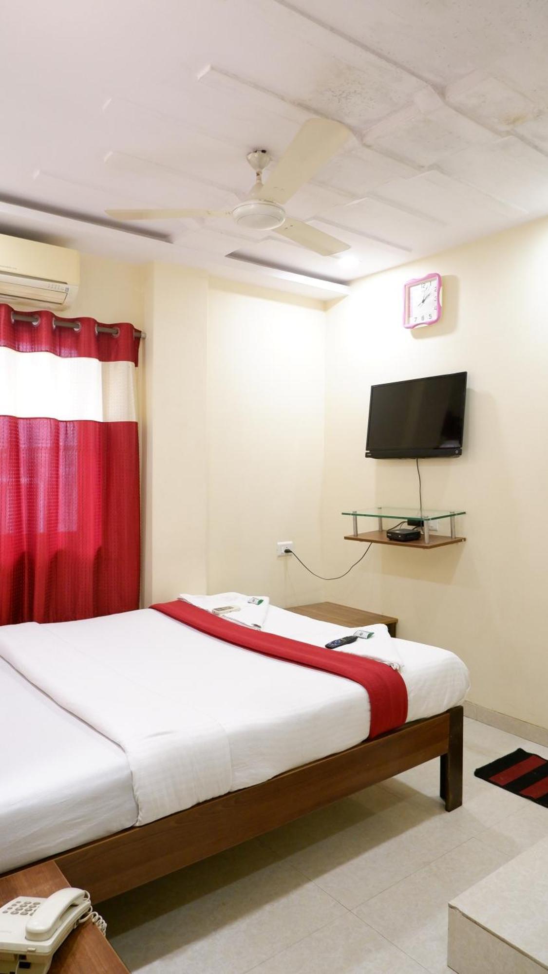 Hotel Briteway Мумбаи Экстерьер фото