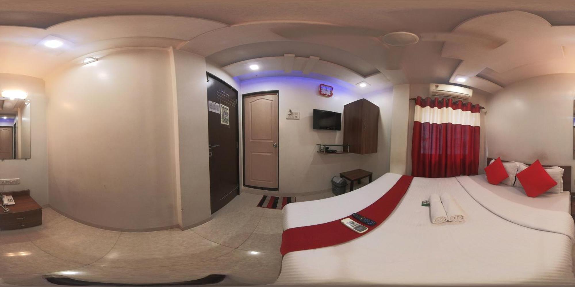 Hotel Briteway Мумбаи Экстерьер фото